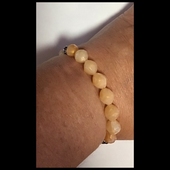 6” Peach Beaded Stretch Pullover Bracelet - Picture 1 of 4